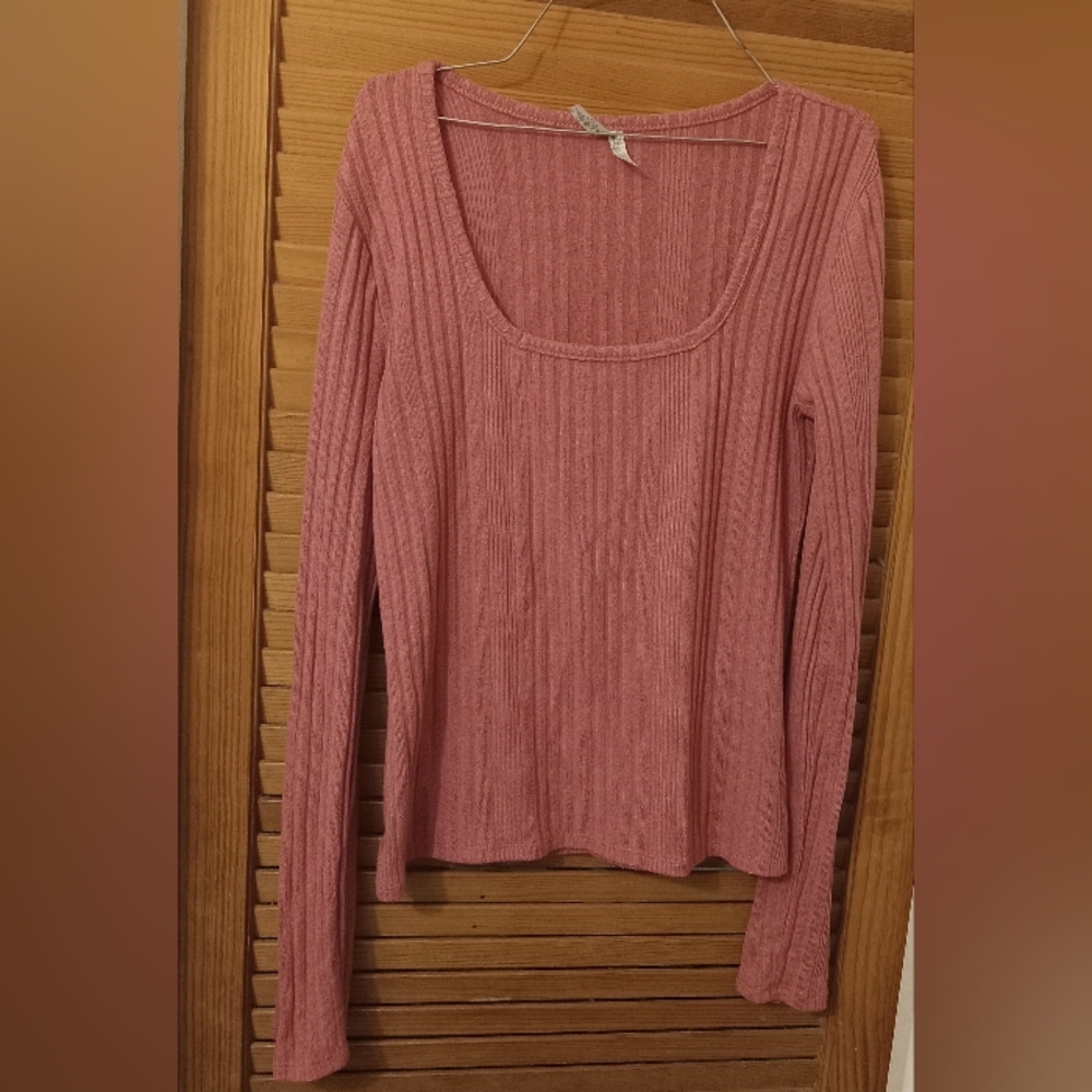 Mudd Soft Pink Sweater